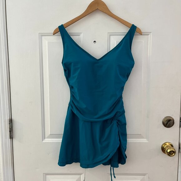B2Prity Woman's Green One-Piece Modest Summer Beach Swimdress Sz Lr - Picture 1 of 8